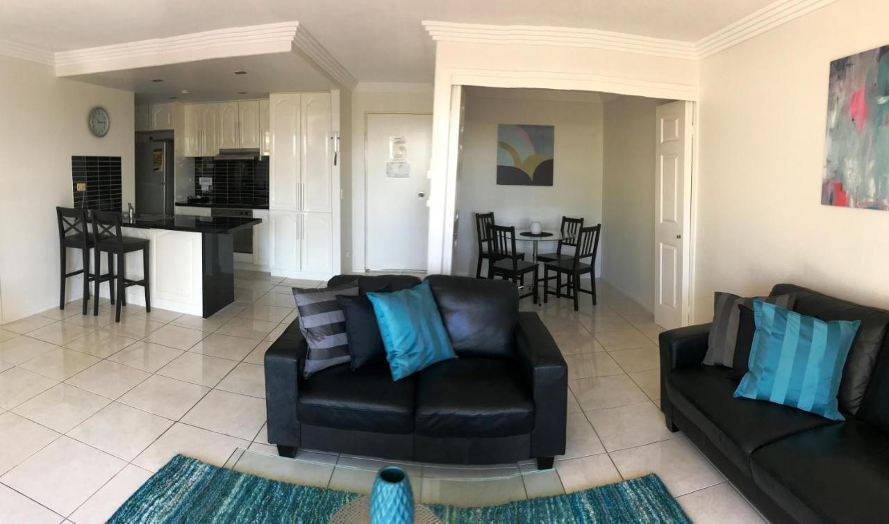 Baronnet Apartments Gold Coast Buitenkant foto