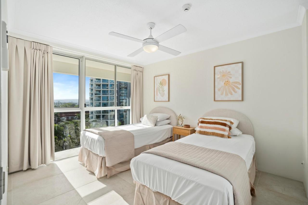 Baronnet Apartments Gold Coast Buitenkant foto