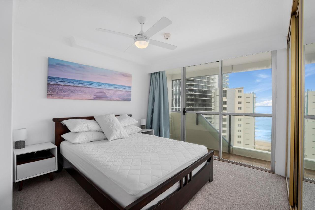 Baronnet Apartments Gold Coast Buitenkant foto