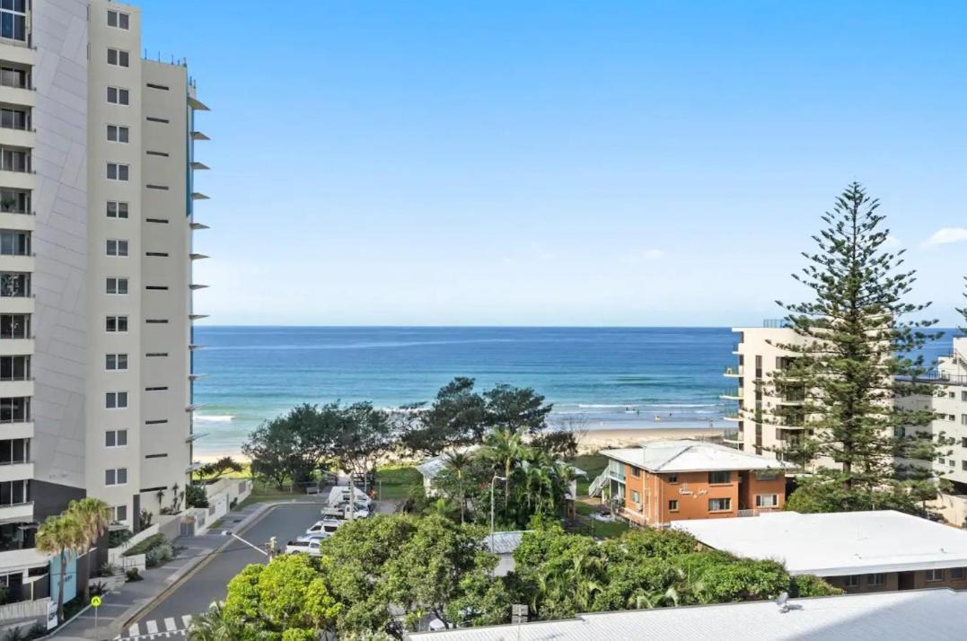 Baronnet Apartments Gold Coast Buitenkant foto