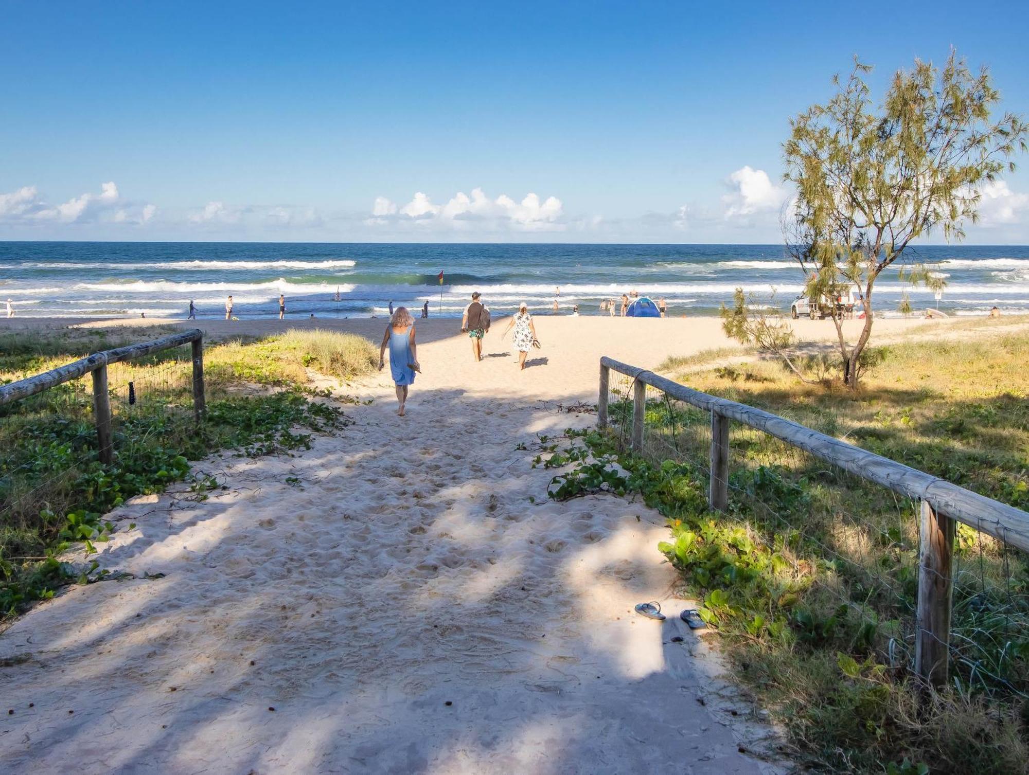 Baronnet Apartments Gold Coast Buitenkant foto