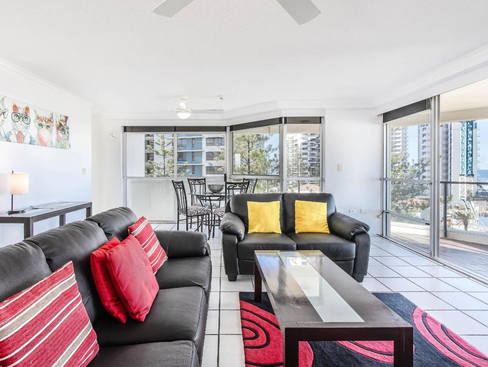 Baronnet Apartments Gold Coast Buitenkant foto