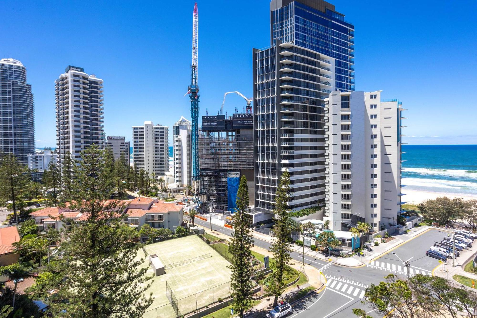 Baronnet Apartments Gold Coast Buitenkant foto