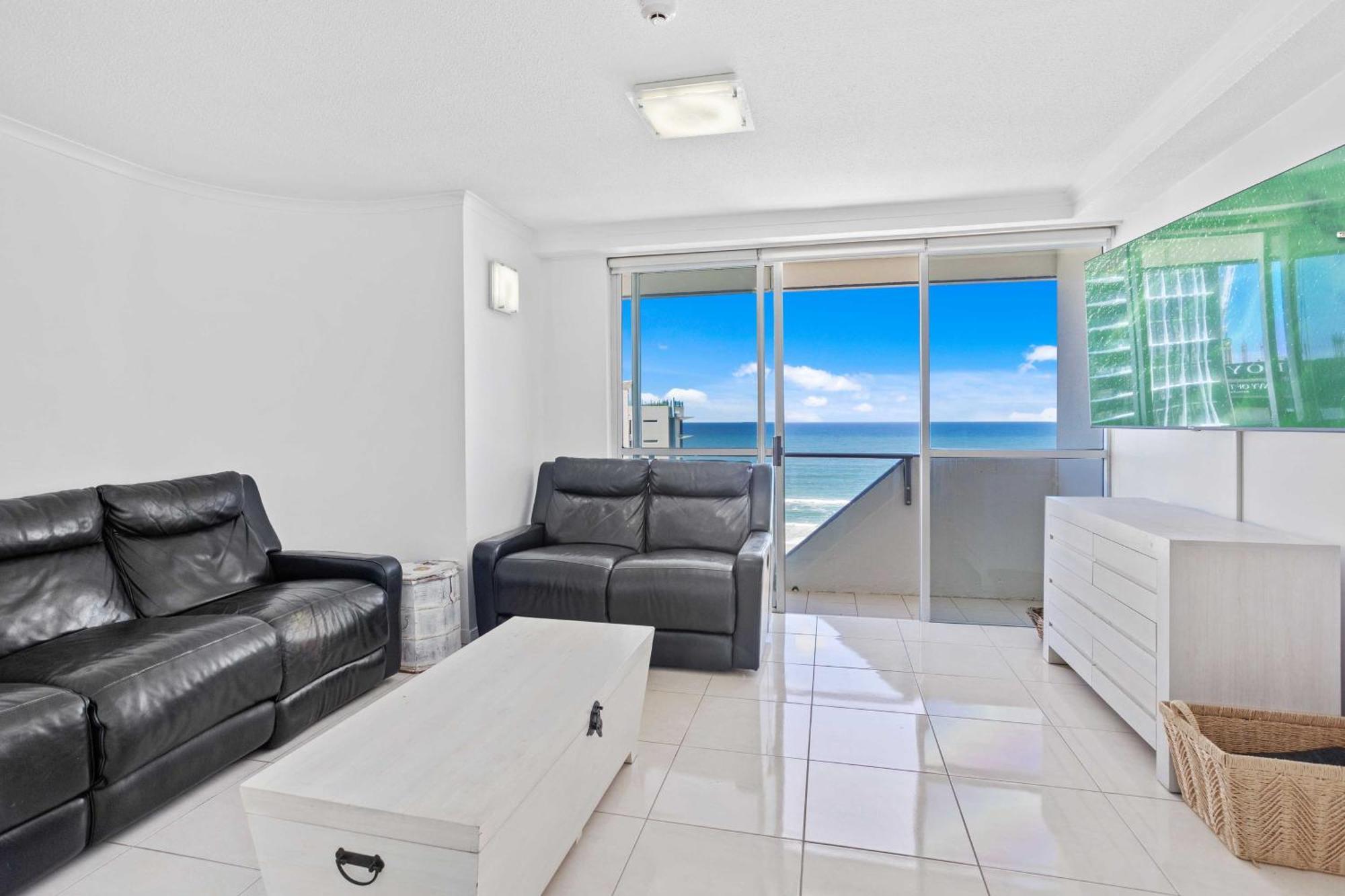 Baronnet Apartments Gold Coast Buitenkant foto