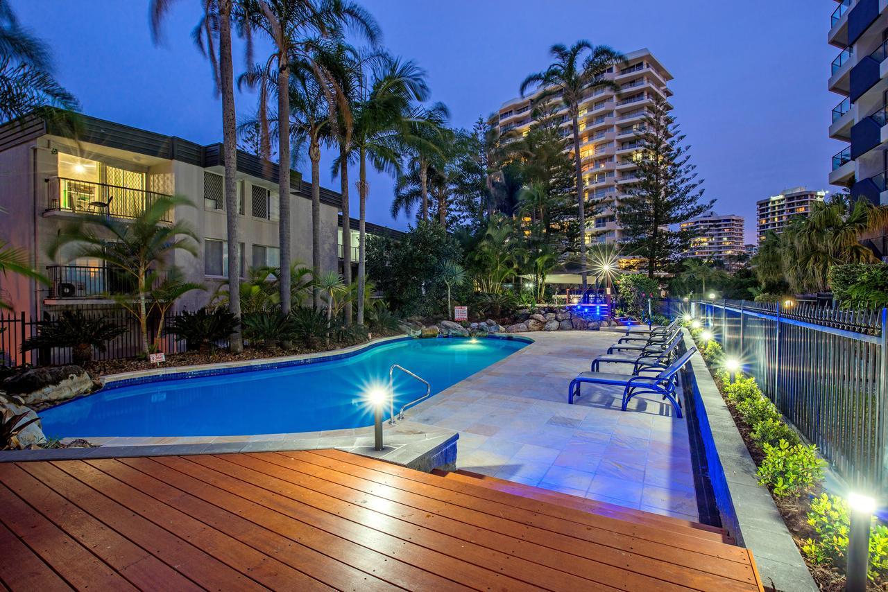 Baronnet Apartments Gold Coast Buitenkant foto